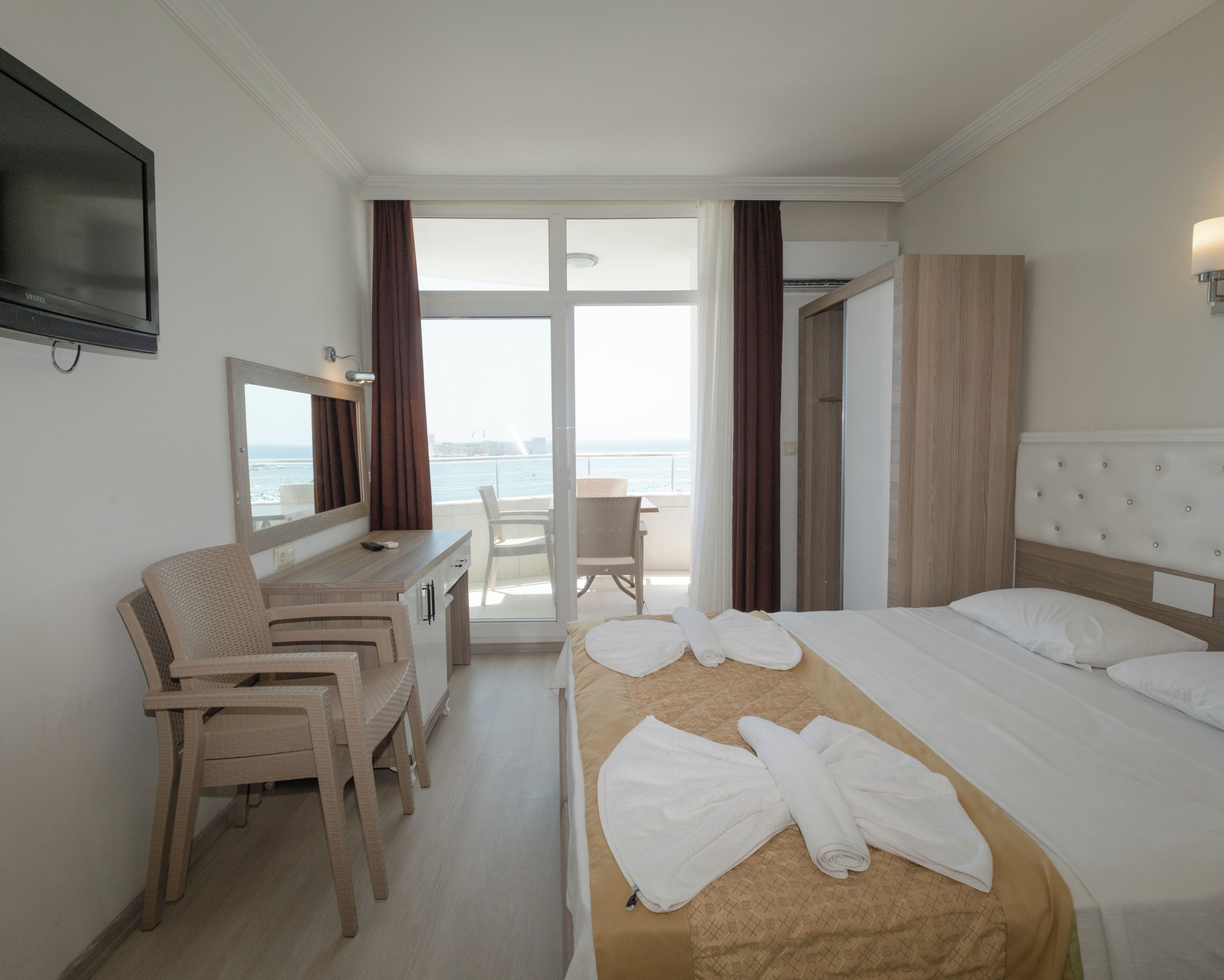 Suite, Sea View, Corner