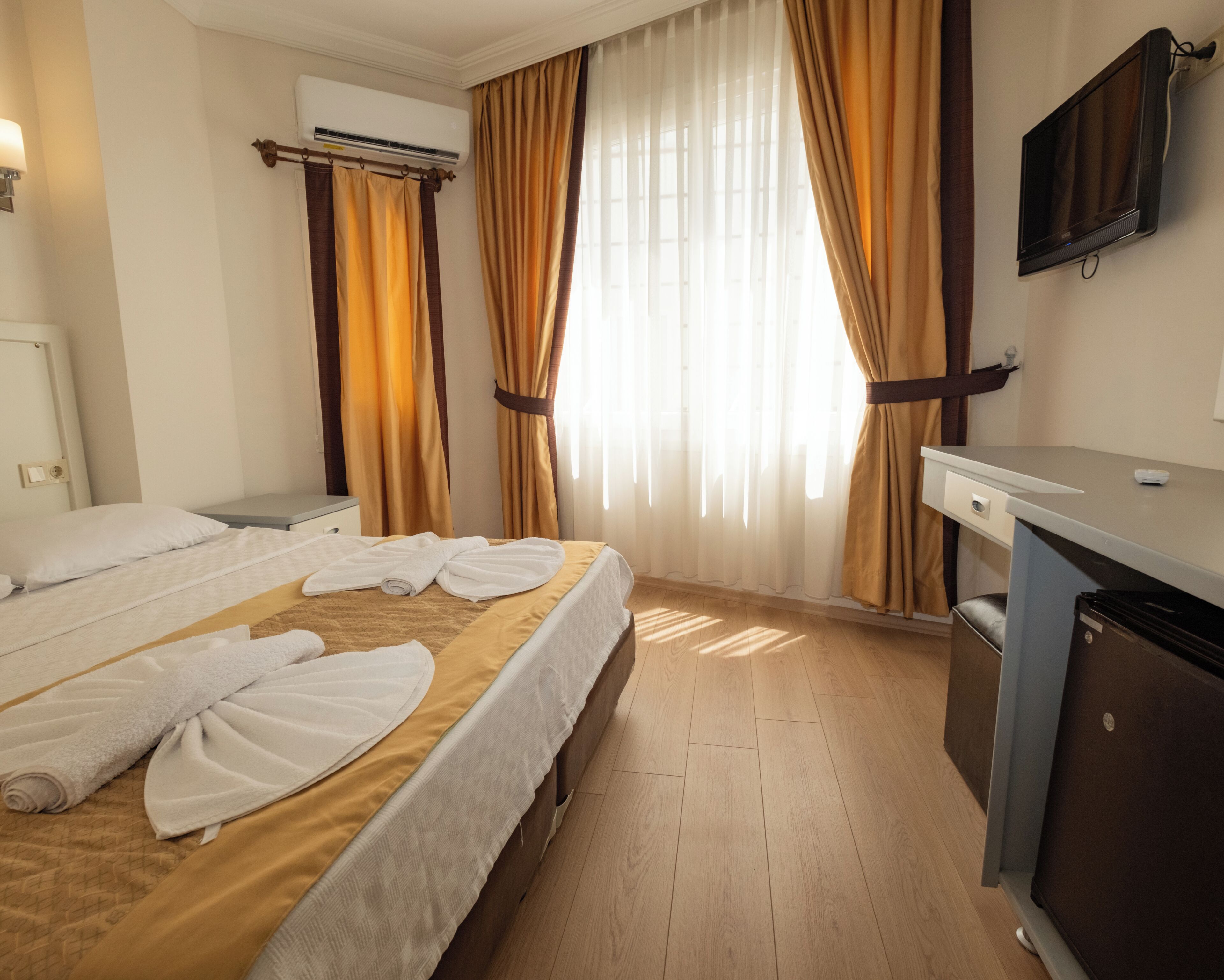 Minibar, desk, free cots/infant beds, rollaway beds