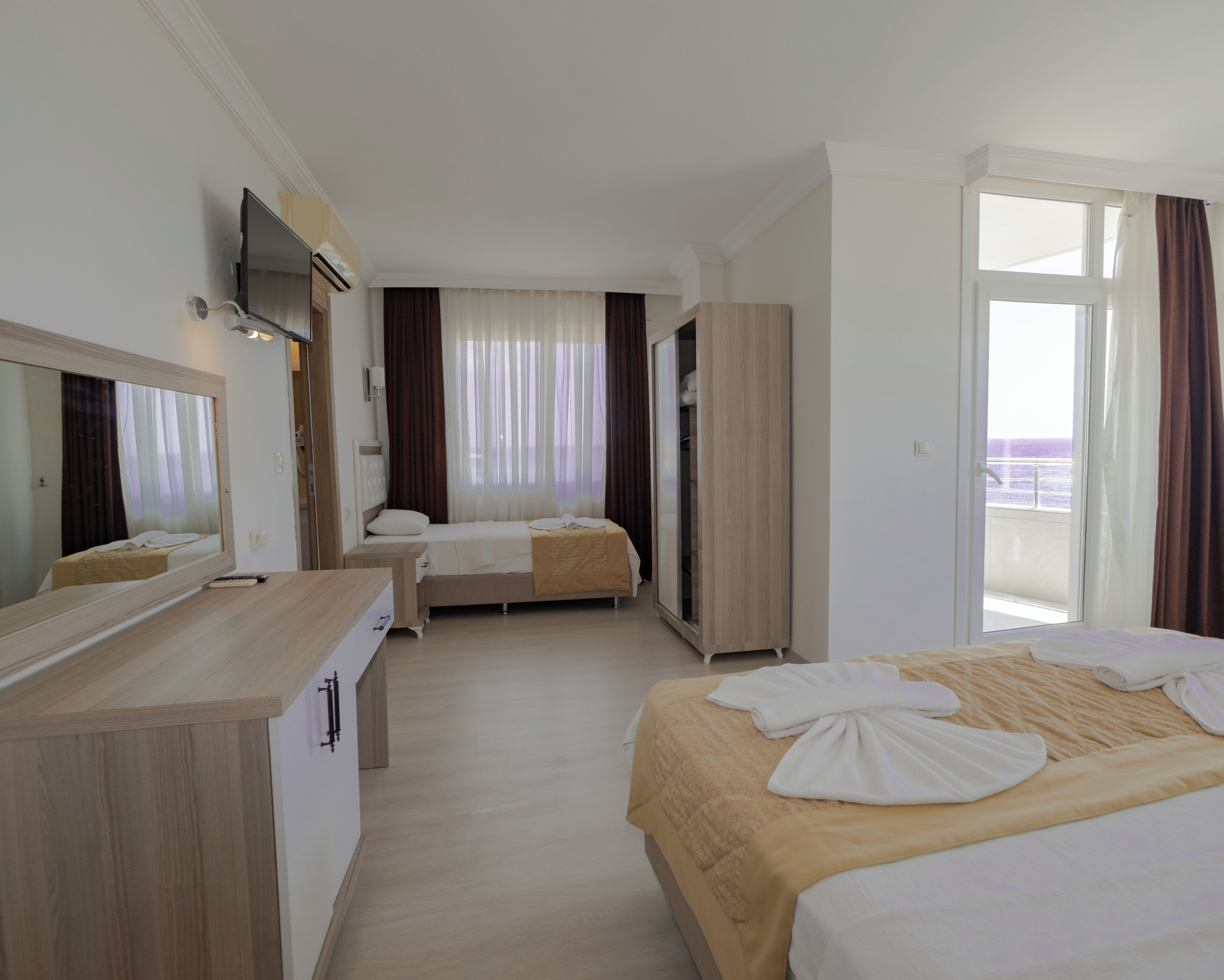 Junior Quadruple Room, Sea View