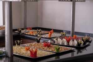 Free daily buffet breakfast  - Seymen Hotel (Erdemli)