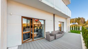 Apartment (9 LUX) | Individually decorated, individually furnished, laptop workspace