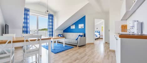 1 habitación, decoración personalizada y muebles diferentes