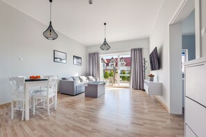 Apartment (10) | Living room | Flat-screen TV - Apartamenty Sun & Snow Seaside Grzybowo (Kolobrzeg)