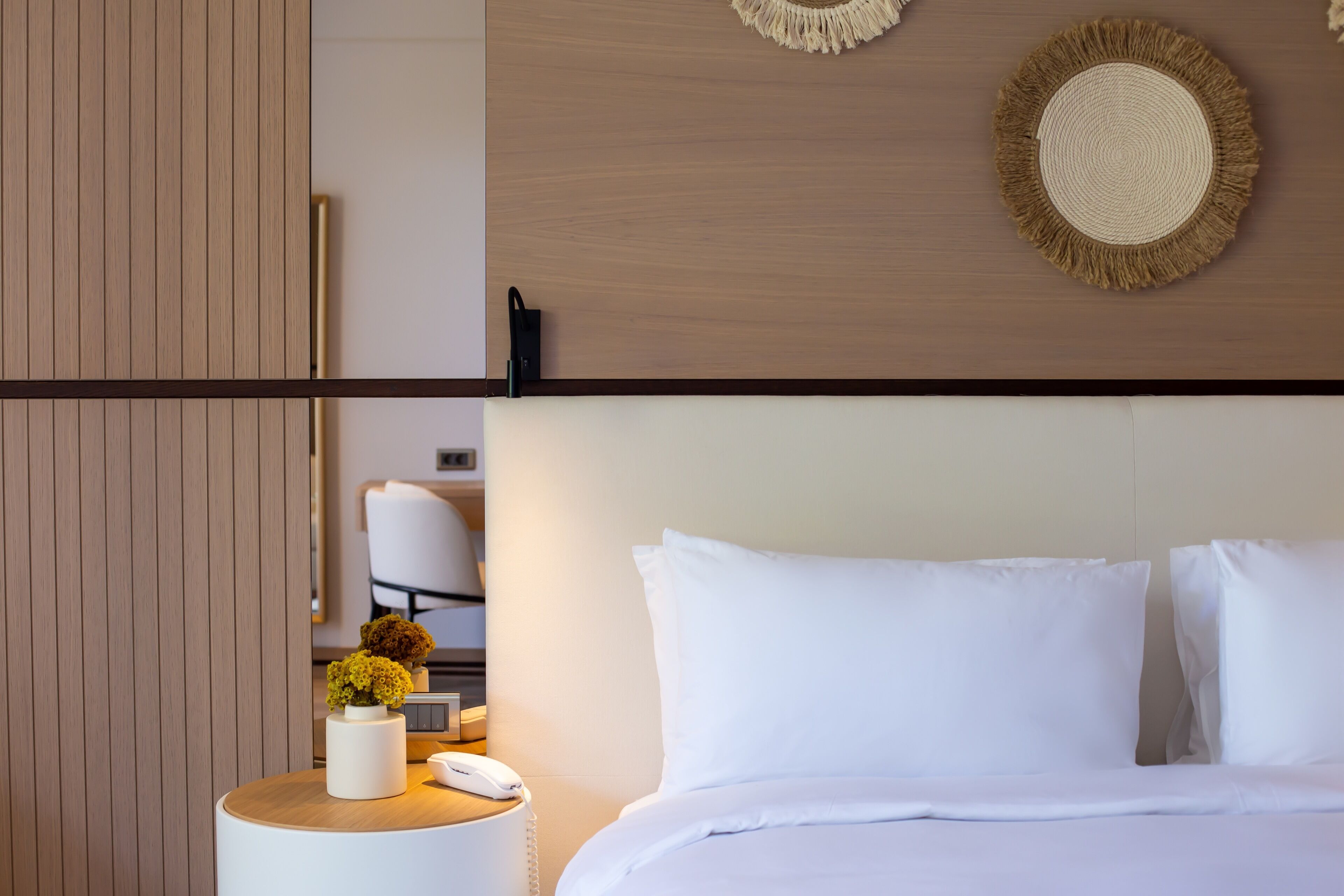 Minibar, caixa forta a l'habitació i escriptori 