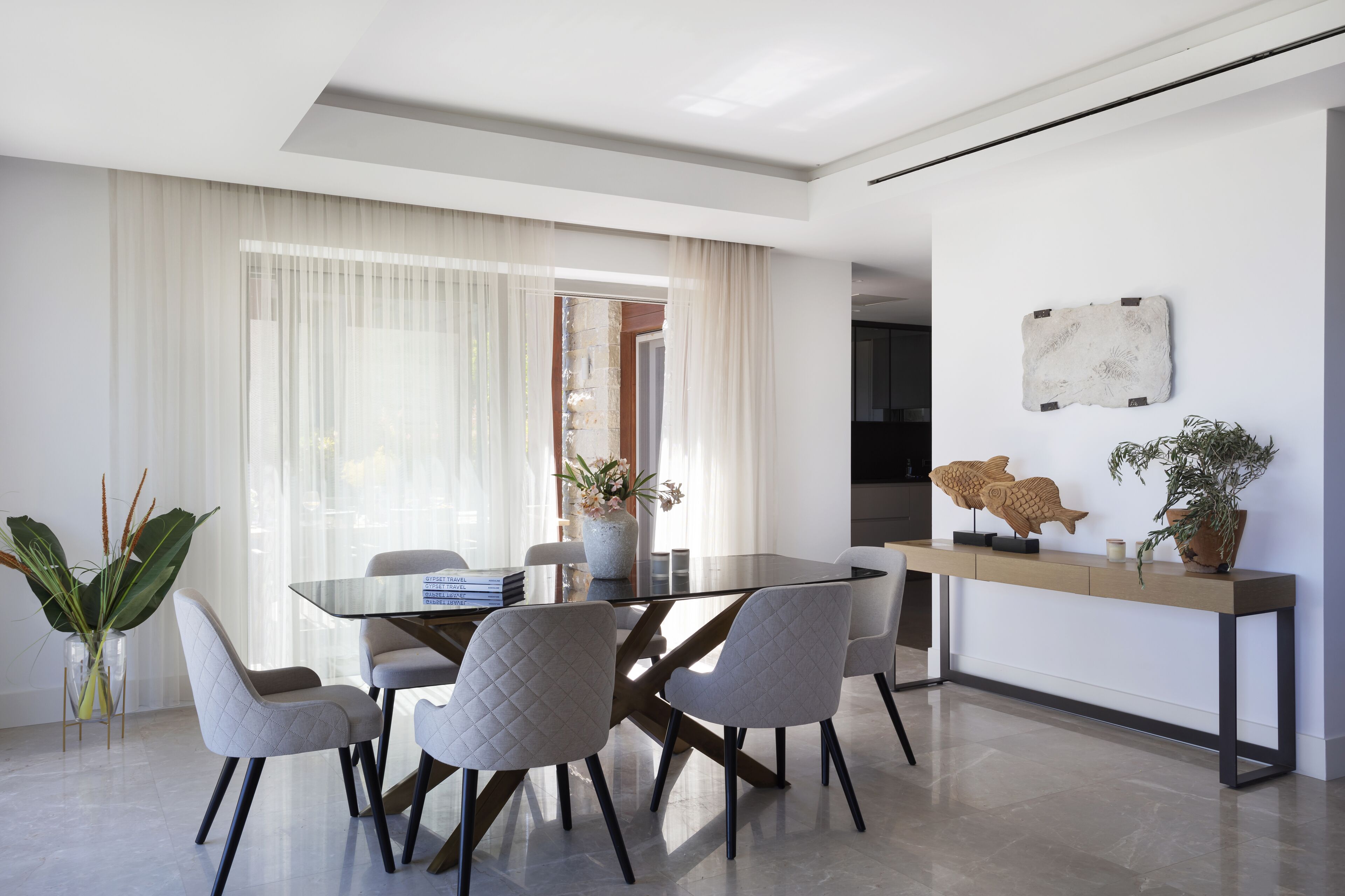 Suite, Multiple Beds, Sea View | Living area