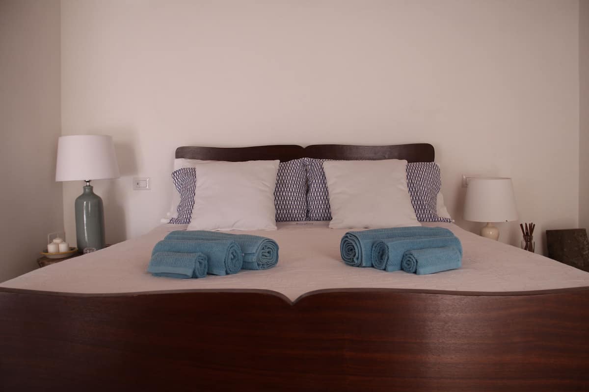 1 bedroom, premium bedding, down duvets, memory-foam beds
