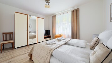 公寓 (Piaskowa 8/4) | 特色装修、特色家居、笔记本电脑工作区、熨斗/熨衣板