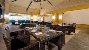 3 restauranter: lunsj, middag og brunsj serveres