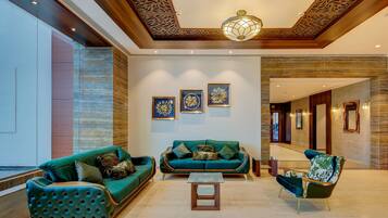 Lobby lounge