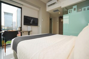 Desk, free WiFi, bed sheets - Life Style Surabaya (Surabaya)