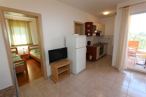 2 bedrooms, free WiFi, bed sheets - Apartment Dudovic Darko nr 5 (Silo - island Krk)