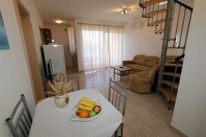 TV - Apartment Dudovic Darko nr 5 (Silo - island Krk)