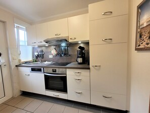 Køleskab, mikrobølgeovn, ovn, opvaskemaskine