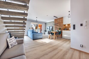 Appartement | Individueel gedecoreerd, individueel gemeubileerd, een laptopwerkplek
