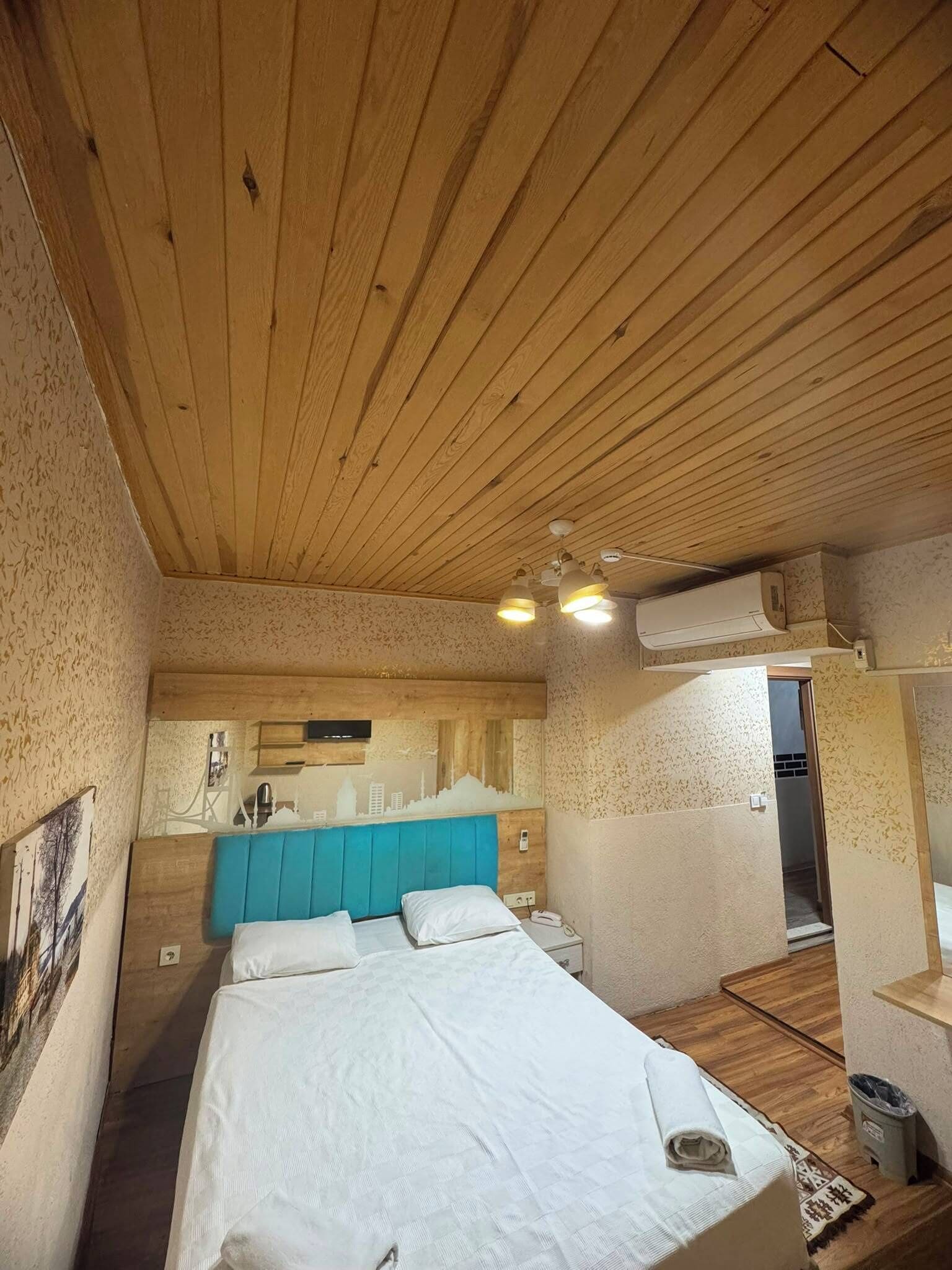 Chambre économique double | Minibar, coffre-fort, système d’insonorisation, accès au Wi-Fi (inclus)