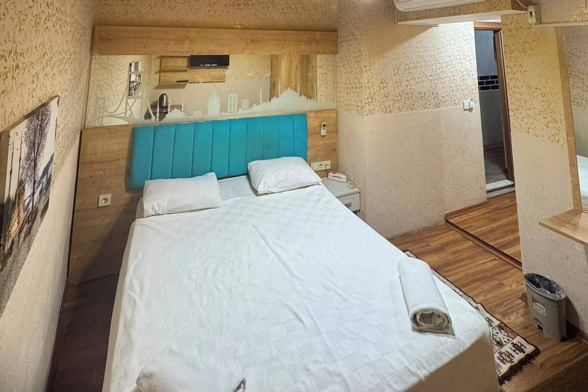 Chambre économique double | Minibar, coffre-fort, système d’insonorisation, accès au Wi-Fi (inclus)