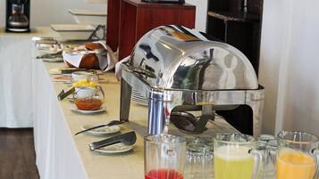 Free daily buffet breakfast