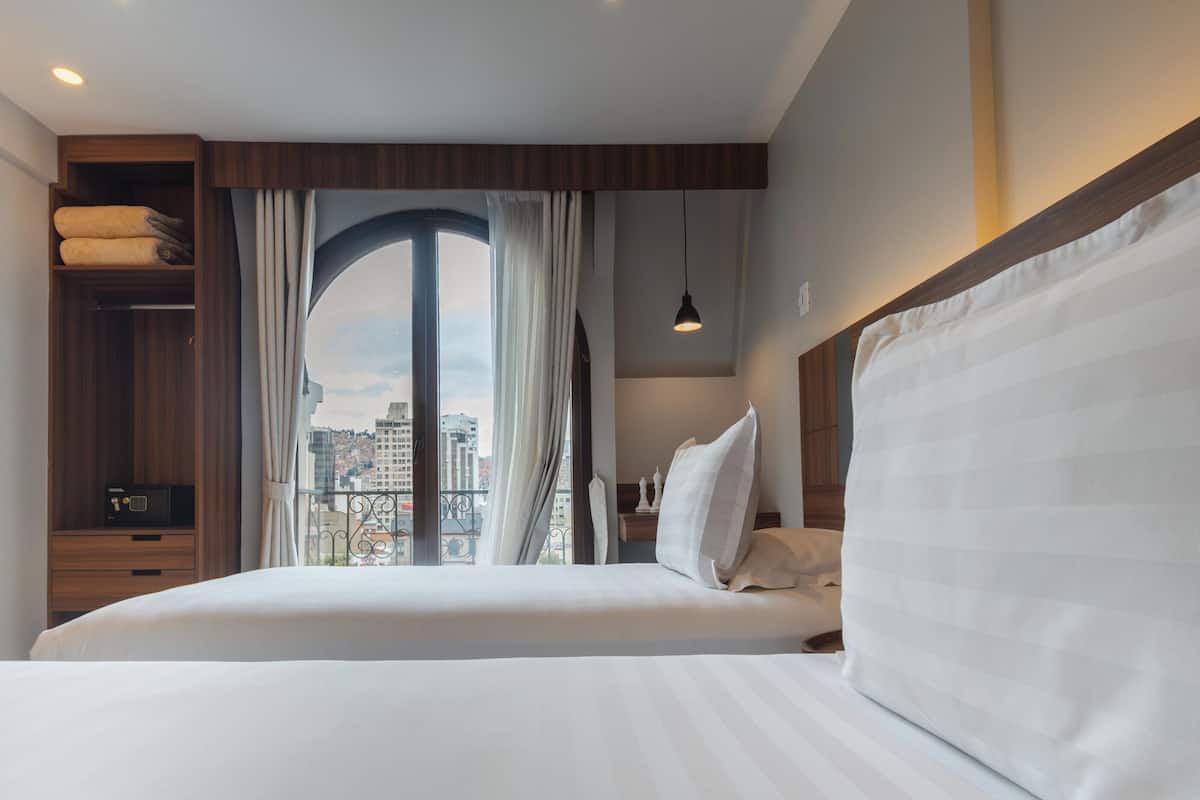 1 bedroom, premium bedding, down duvets, memory-foam beds