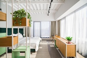Ropa de cama de alta calidad y minibar 