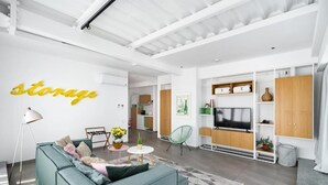 Panoramic Suite, Sea View | Living area