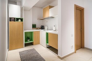 Superior Suite, Partial Sea View | Private kitchen