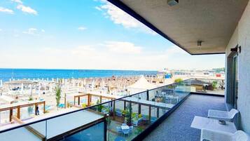 Suite Deluxe, vista al mar | Vista a la playa o el mar