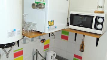 Apartment, City View (Parking) | Private kitchenette