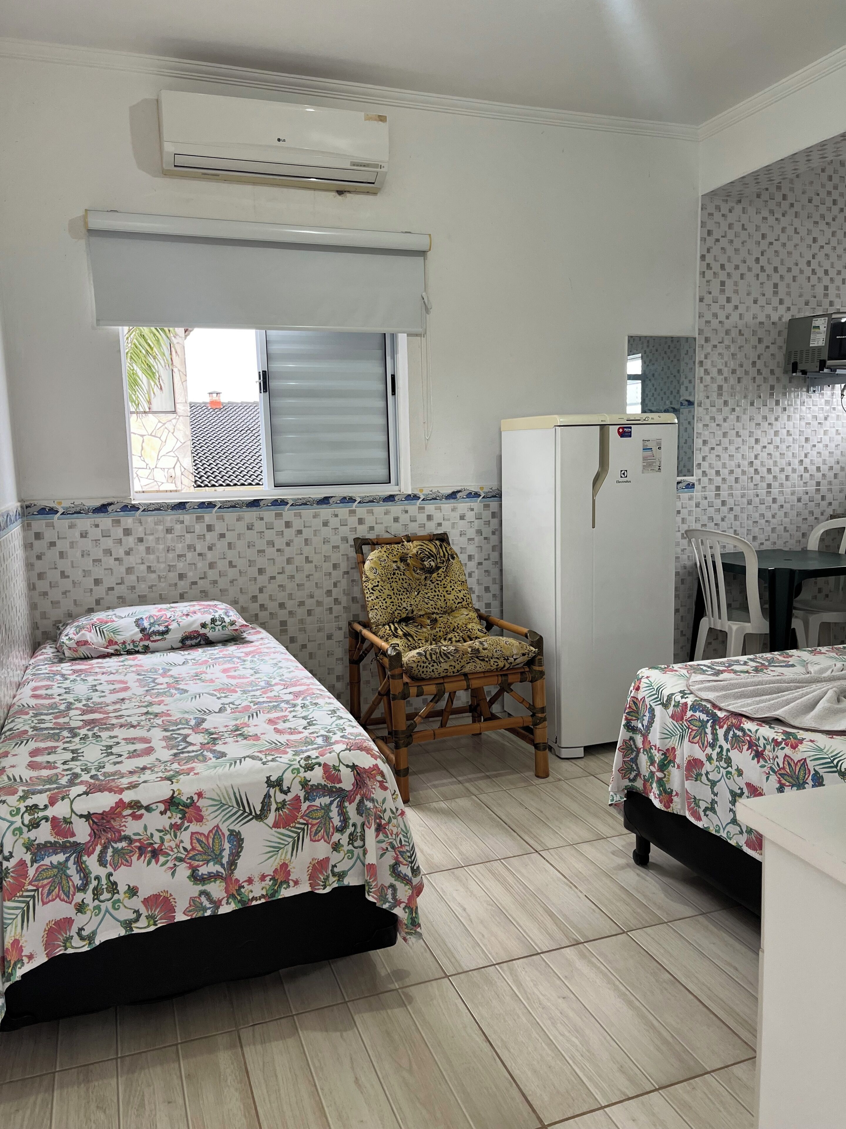 Basic Apartment | Blackout drapes, WiFi (free), bed sheets