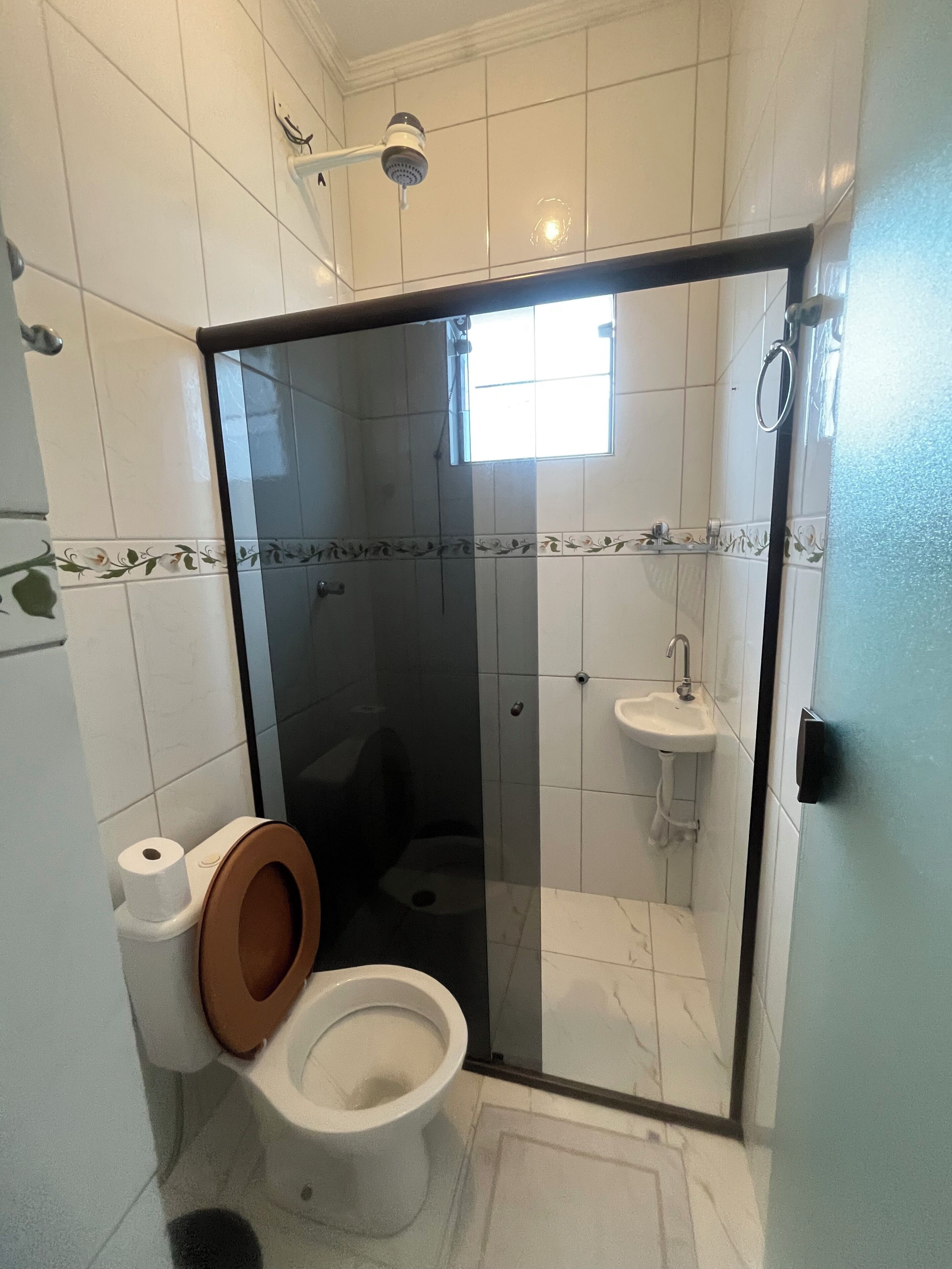 Eenvoudig appartement | Verduisterende gordijnen, gratis wifi, beddengoed