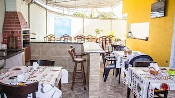 Área de parrillas y picnic