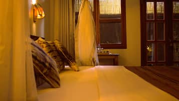 Standard Double or Twin Room | Individually decorated, desk, laptop workspace, blackout drapes