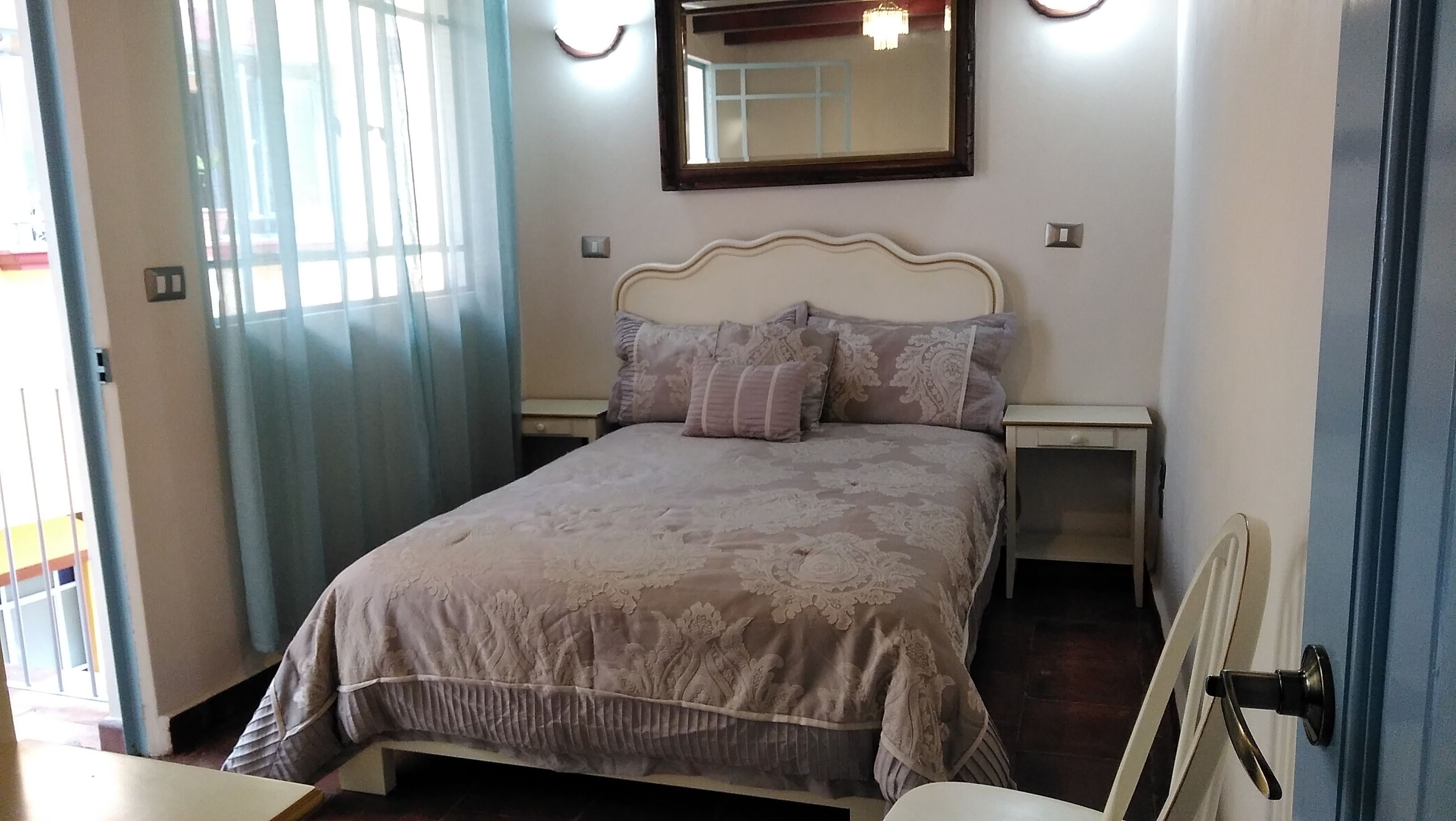 Habitación doble | Ropa de cama hipoalergénica y decoración personalizada 