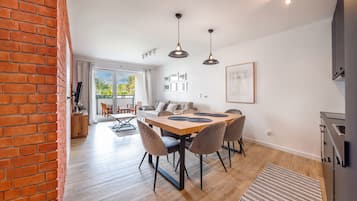 Apartament (123 J) | Wohnbereich | Flachbildfernseher