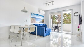 Apartment (220J) | Living area | Flat-screen TV - Apartamenty Sun&Snow Bursztynowe Osiedle (Stegna)