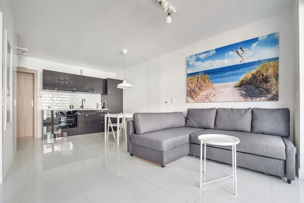 Appartement (225J) | Aire de séjour | Téléviseur à écran plat