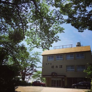 Fachada da propriedade