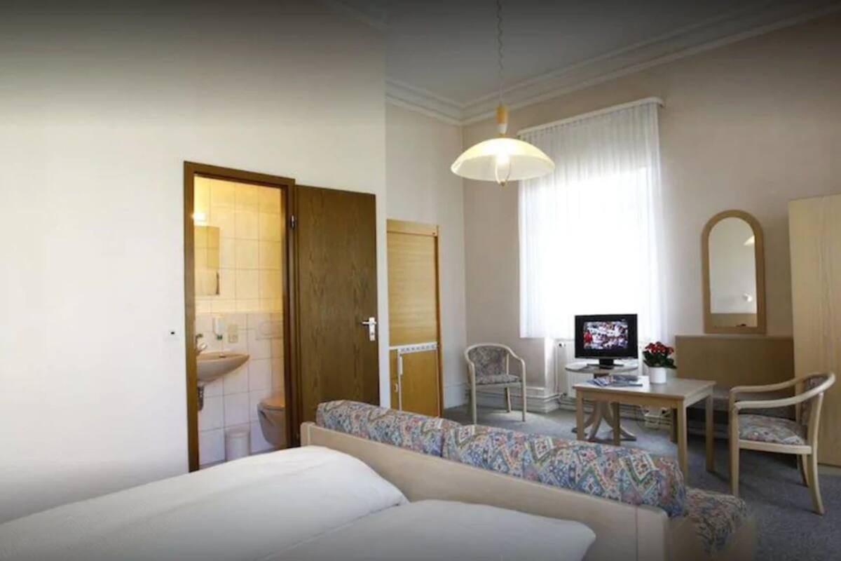Quadruple Room | WiFi (free), bed sheets