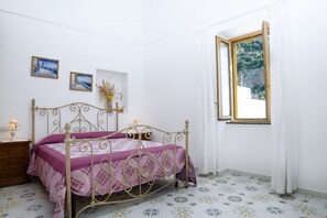 2 bedrooms, iron/ironing board, WiFi, bed sheets - Hellen-Rispoli Positano excellent view over the beach Spiaggia Grande (Positano)