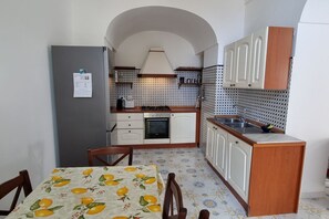 Fridge, microwave, oven, stovetop - Hellen-Rispoli Positano excellent view over the beach Spiaggia Grande (Positano)