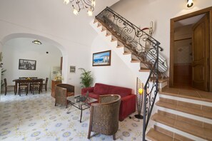 Télévision, chaîne hi-fi