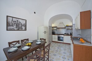 Fridge, microwave, oven, stovetop - Hellen-Rispoli Positano excellent view over the beach Spiaggia Grande (Positano)