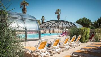 Outdoor pool, pool loungers