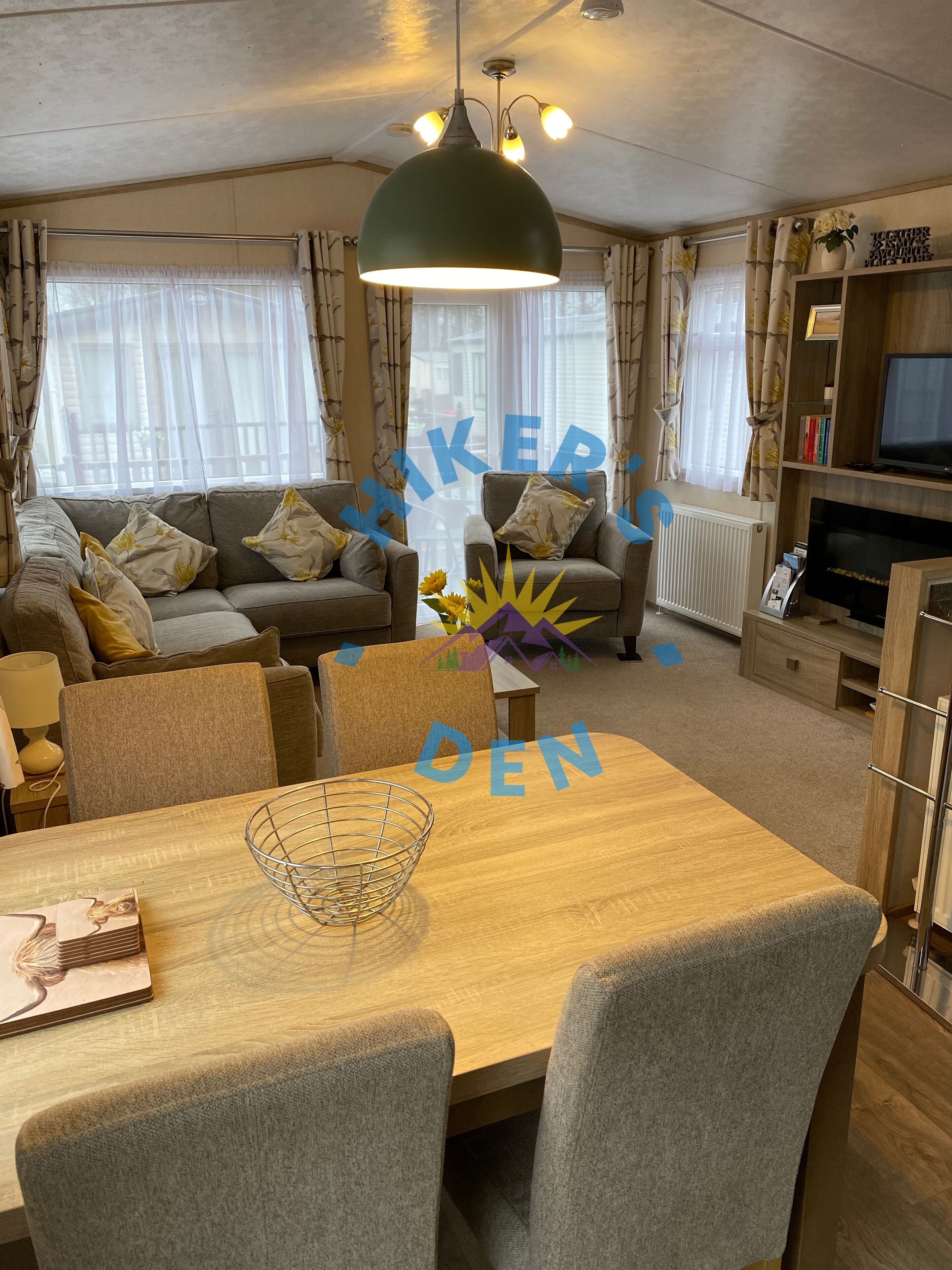 Smart TV, fireplace, DVD player, books