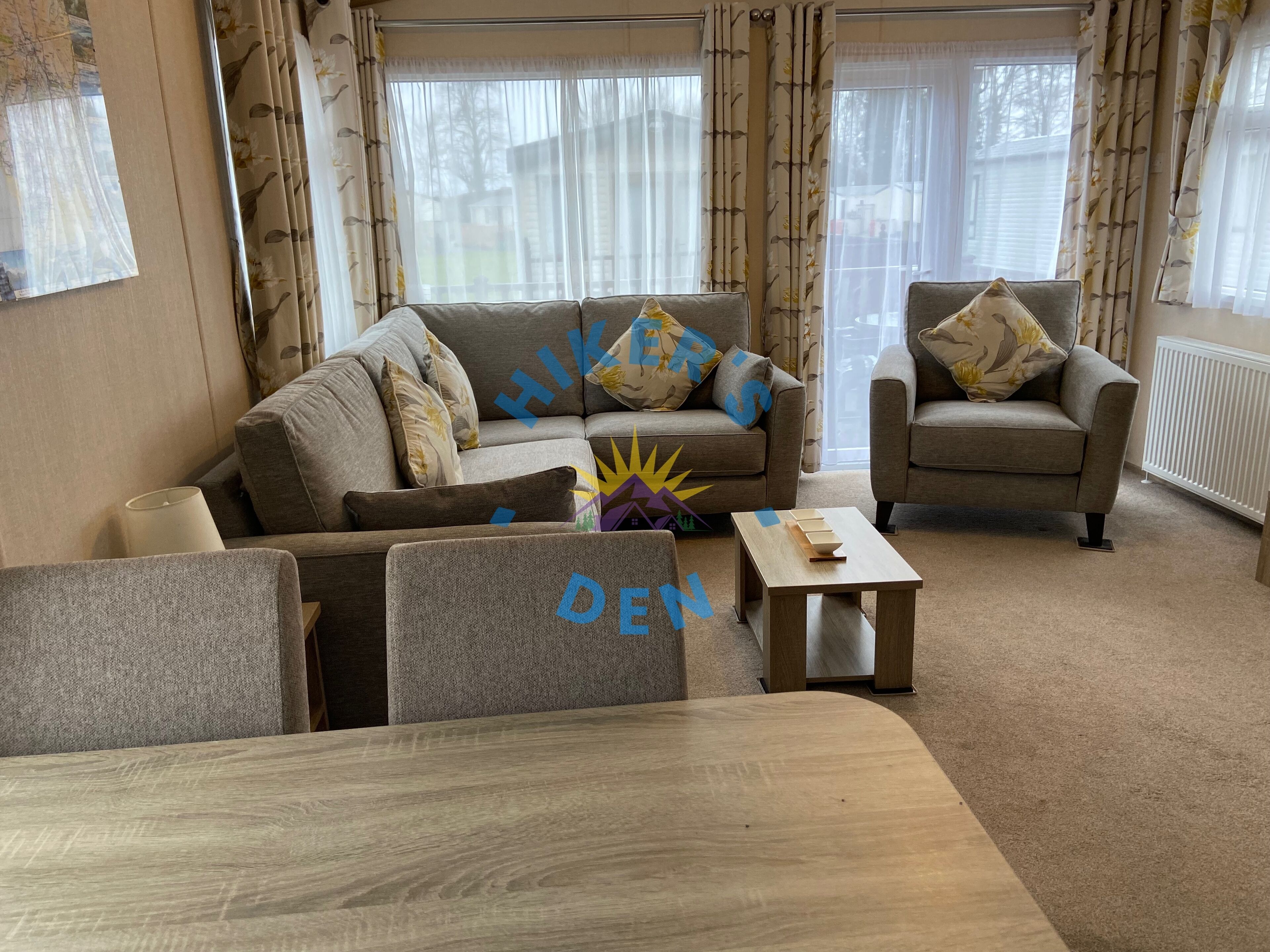 Smart TV, fireplace, DVD player, books