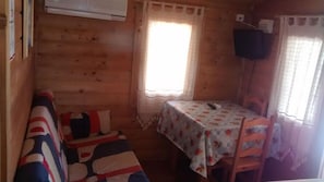Bungalow, 1 Bedroom | Living area