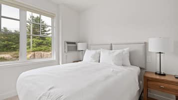 Lägenhet Premium - flera sängar - sjöutsikt | 2 sovrum, individuell inredning, unika möbler och mörkläggningsgardiner