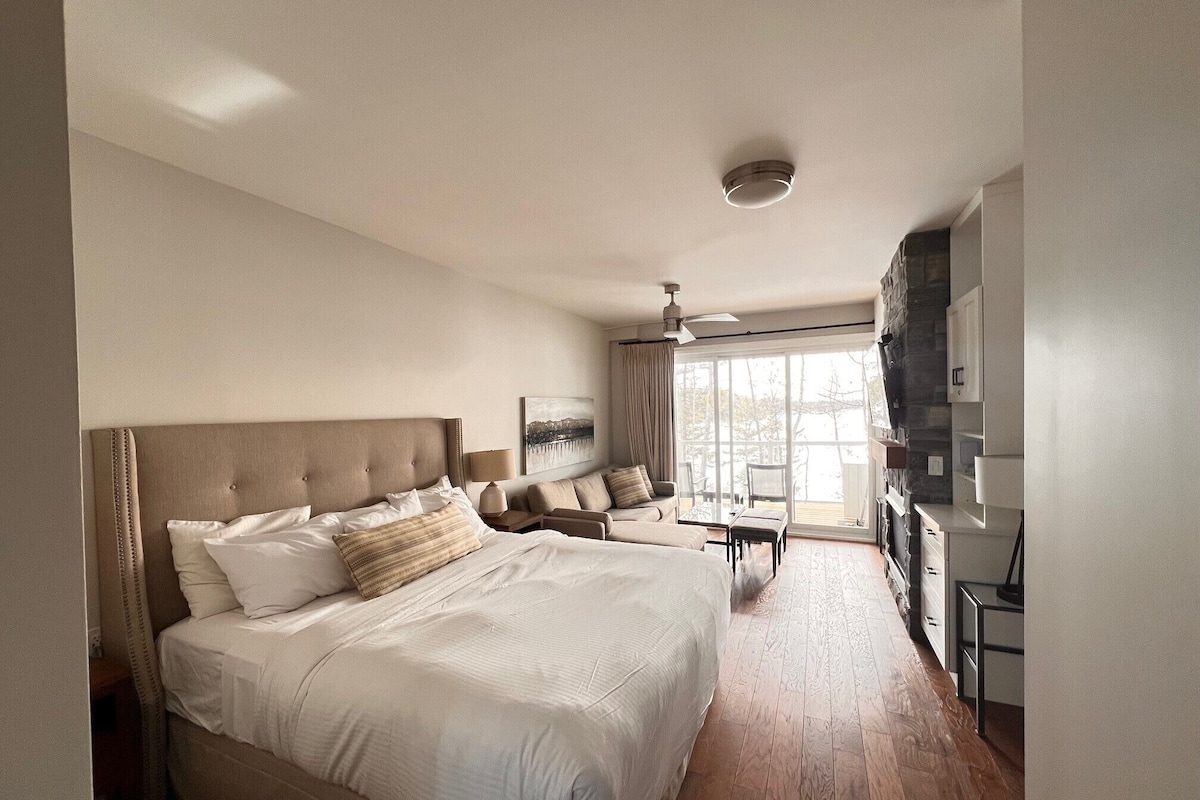 2 bedrooms, individually decorated, individually furnished