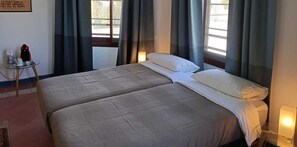 Verdunkelungsvorhänge, kostenloses WLAN, Bettwäsche