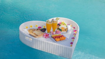 Sarapan ala kontinental setiap hari (IDR 100000 per orang)