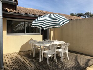 Standard Studio, Multiple Beds | Terrace/patio